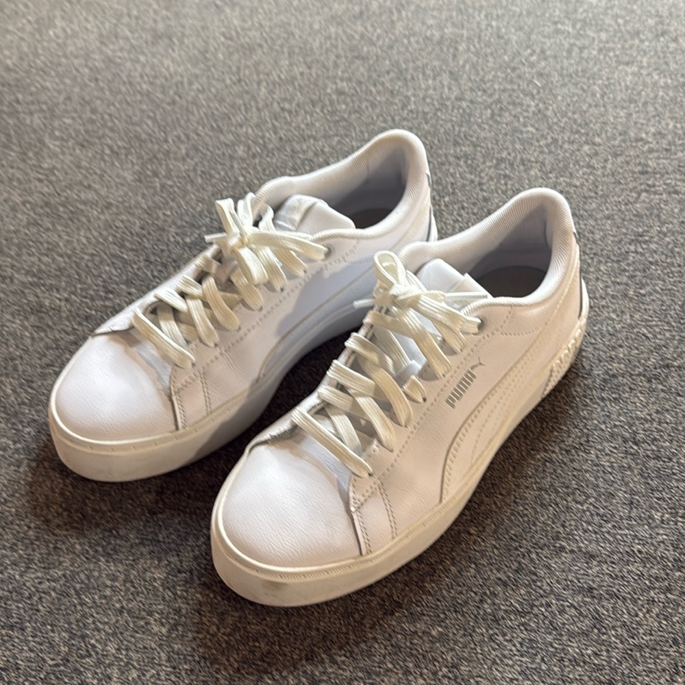 Puma tennis shoes leather size 8 1/2